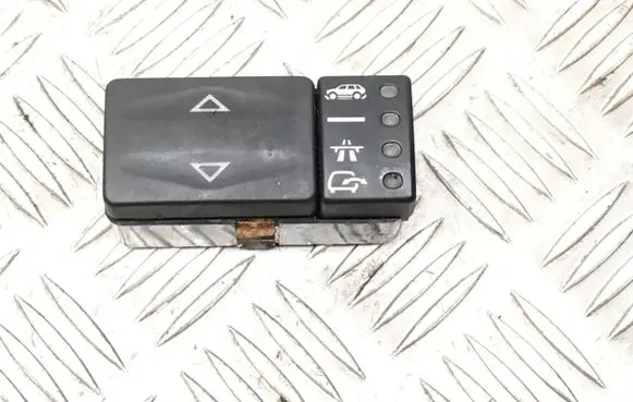 Land Rover Range Rover P38A Other switches/knobs/shifts YUF101930 28J00
