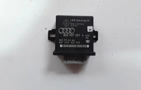 Audi A4 S4 B8 8K Light module LCM 8K0907357