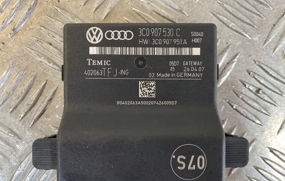 Volkswagen PASSAT B6 Gateway control module 3C0907530C 3C0907951A 402063