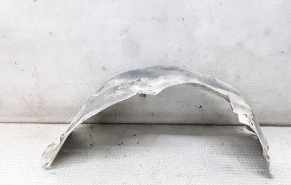 Toyota Avensis T220 Front wheel arch liner splash guards