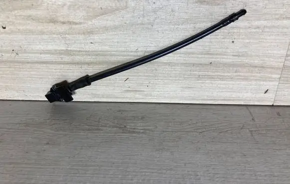 Ford Kuga II Windshield washer spray nozzle B630B