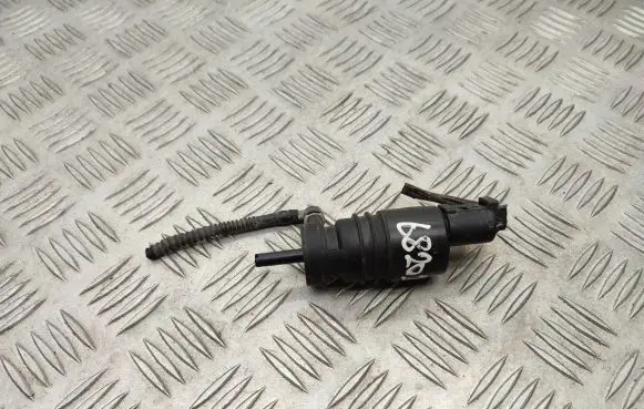 BMW 5 F10 F11 Windscreen/windshield washer pump 693416001