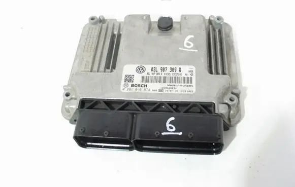 Volkswagen Touran III Engine control unit/module ECU Array
