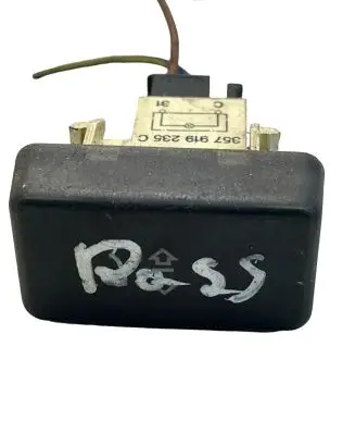 Volkswagen PASSAT B3 Passenger airbag on/off switch 357919235C