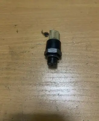 Renault Trafic III (X82) Oil pressure sensor 8200359627