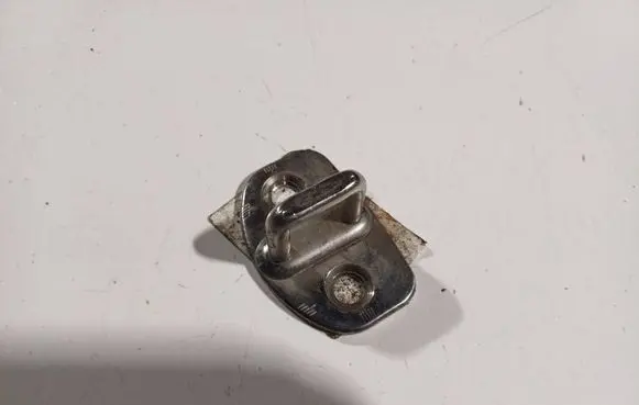Volkswagen Golf IV Front door lock loop/hook striker 