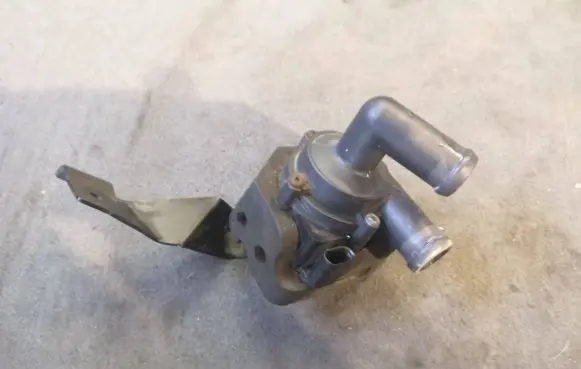 BMW 7 F01 F02 F03 F04 Electric auxiliary coolant/water pump 17669711 704077140 9239313