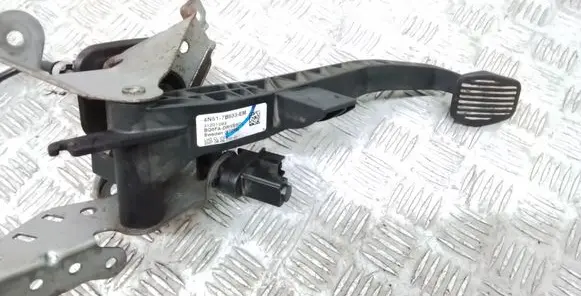 Volvo C30 Clutch pedal 4N517B633EM