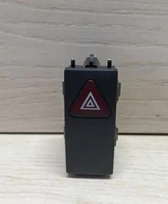 Mercedes-Benz E W212 Hazard light switch 2129052500 33692712 0925000815