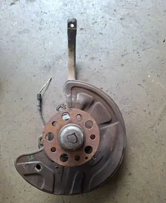 Mercedes-Benz E W211 Front wheel hub