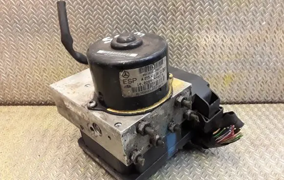 Mercedes-Benz C W203 ABS Pump 2095452532 2034310812