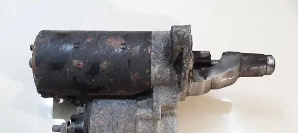 Volkswagen PASSAT B5.5 Starter motor 059911023H 0001109021