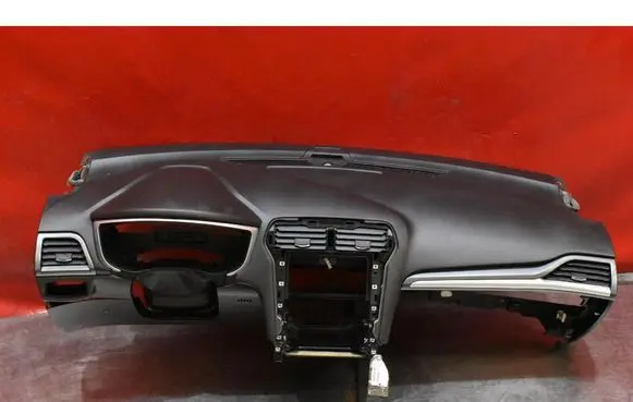 Ford Mondeo MK I Dashboard