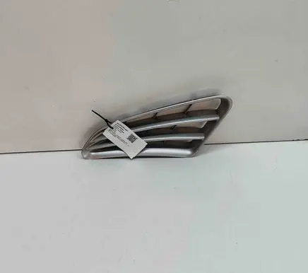 Rear air vent grill