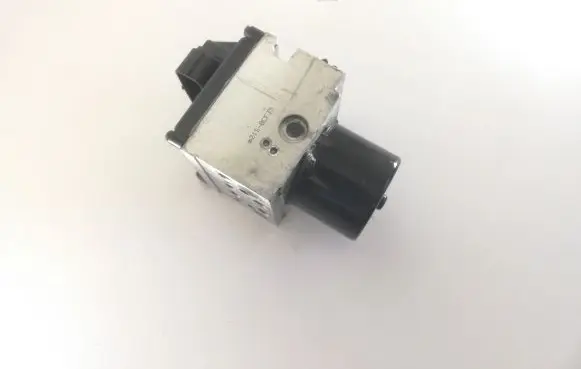 Volkswagen PASSAT B6 ABS Pump 3C0614109S KL382