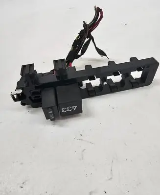 Audi A3 S3 A3 Sportback 8P Relay mounting block 1K2937503A