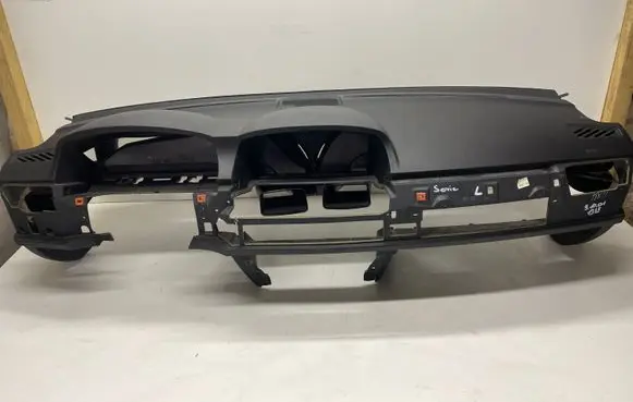BMW 7 E65 E66 Dashboard 8223577 7022829