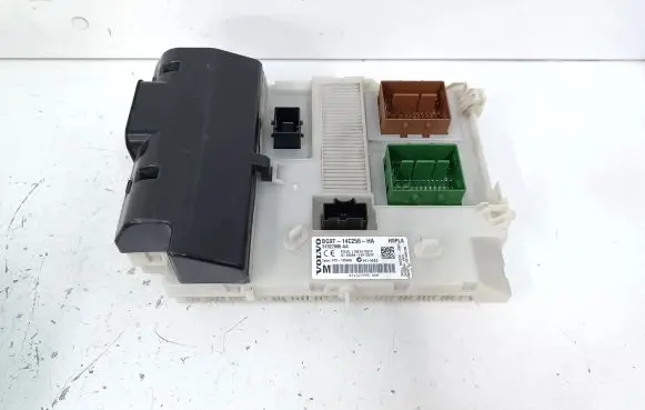 Volvo XC60 Fuse module 31327995AA BG9T14C256HA