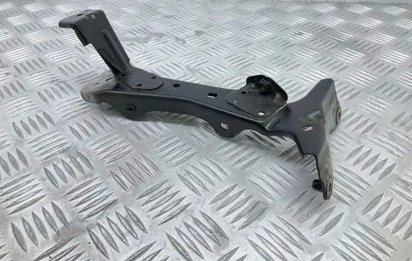 Audi A3 S3 8V Fender mounting bracket 8V0821136C