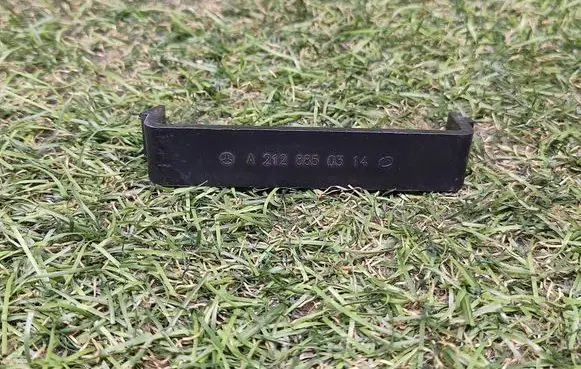Mercedes-Benz C AMG W204 Blind spot radar bracket A2128850314