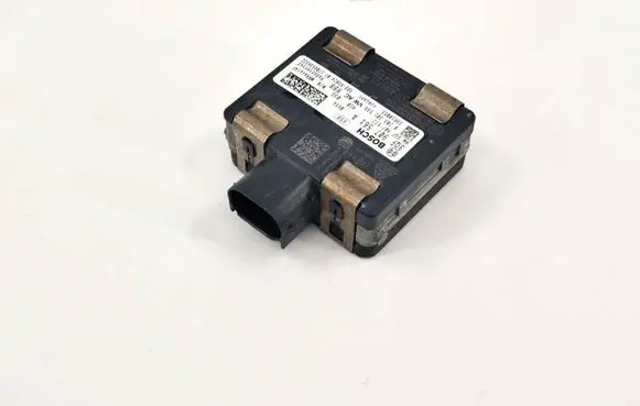 Volkswagen Golf VII Distronic sensor radar 3QF907561A 3QF907572 0203301599