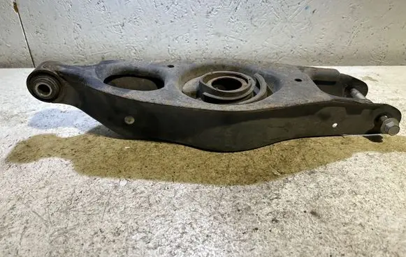 Dodge Challenger Rear upper control arm/wishbone