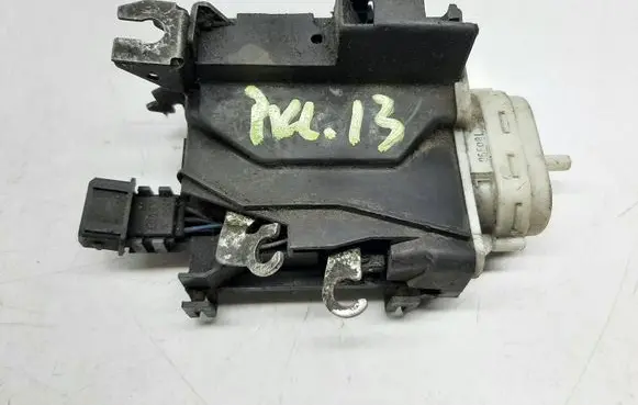 Audi A4 S4 B5 8D Front door lock 4D1837015D