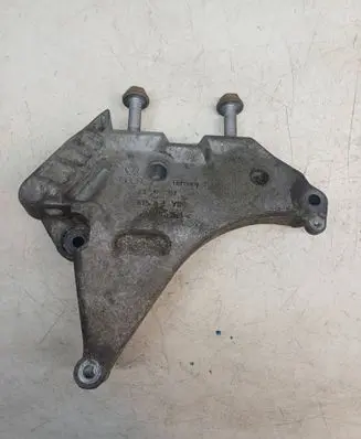 Skoda Octavia Mk2 (1Z) Engine mounting bracket 03L199207