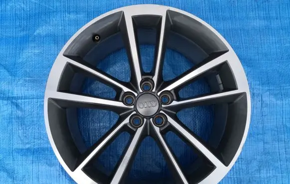 Audi A1 R18 alloy rim 8X0071498C