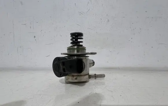 Volkswagen Taigo Fuel injection high pressure pump 05E127027L