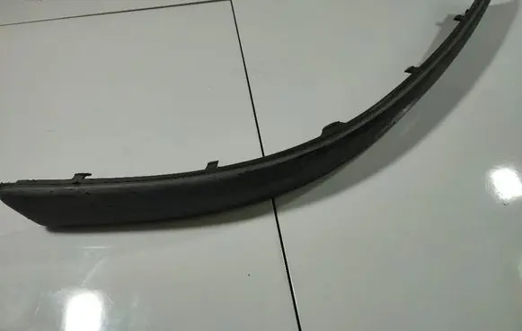 Volkswagen PASSAT B5 Front bumper splitter molding 3B0807718 3B0.807.718