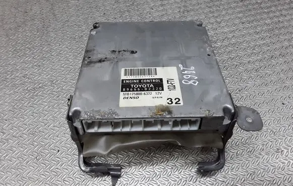 Toyota Corolla E120 E130 Engine control unit/module 8966602320