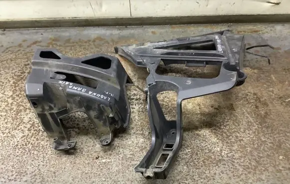 Renault Laguna III Front bumper mounting bracket 850450001R