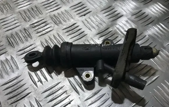 Clutch master cylinder