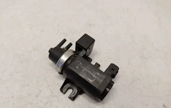 BMW 7 E65 E66 Valve vacuum 2247906 11742247906 11747796634