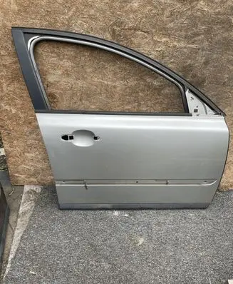 Volvo V50 Front door