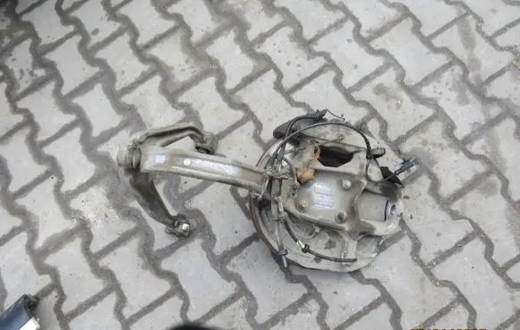 Maserati Ghibli Front wheel hub spindle knuckle L9410009 17012025