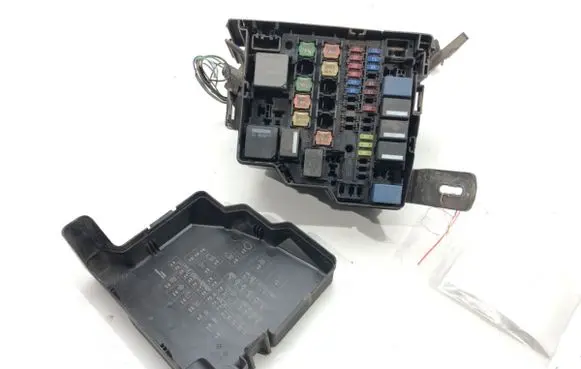 Ford Fiesta Fuse box set 8V51-14A075CA