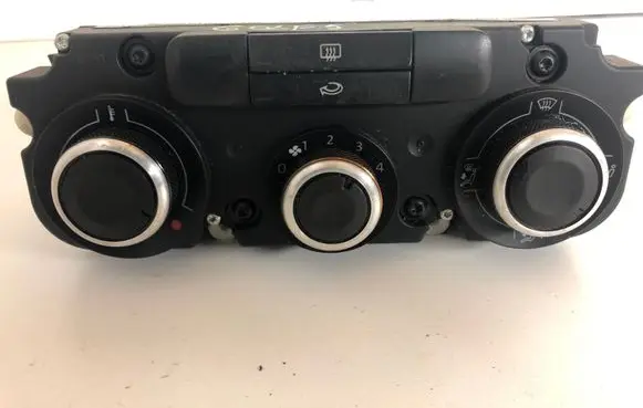 Volkswagen Golf V Climate control unit