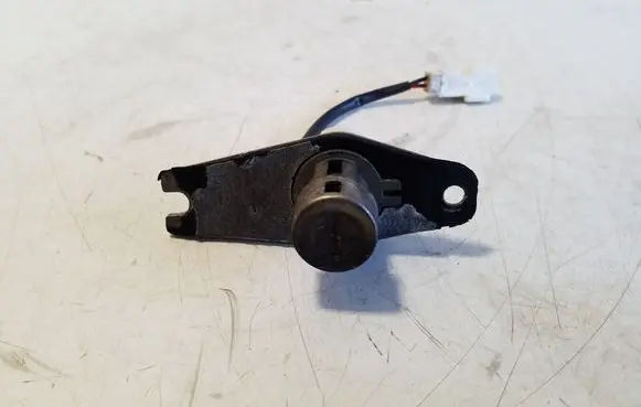 Chevrolet Captiva Tailgate exterior lock 