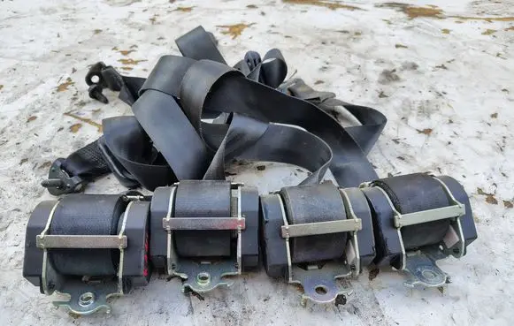 Renault Kangoo II Rear seatbelt 