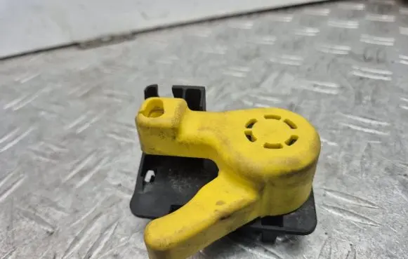 Ford Focus Engine bonnet (hood) release handle BM5116A770AC