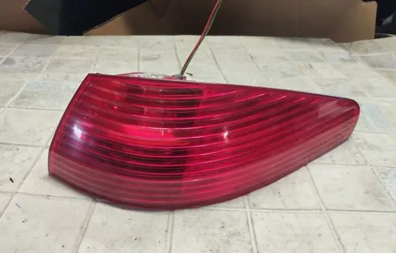 Peugeot 607 Rear/tail lights 2543D