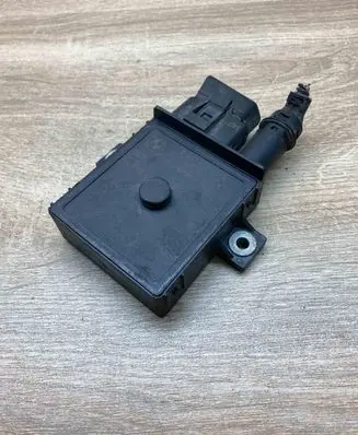 BMW 3 E90 E91 Glow plug pre-heat relay 7801201 780120102