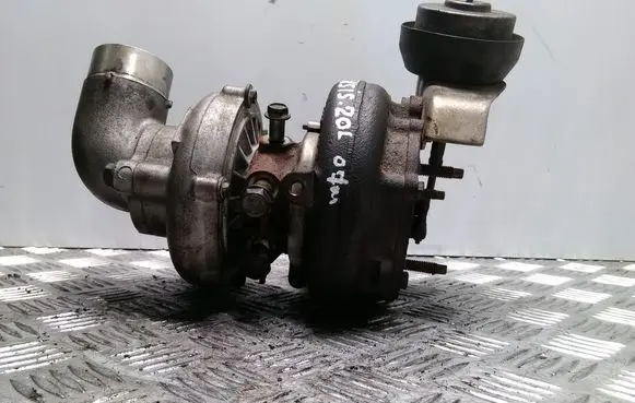 Toyota Avensis T250 Turbo 172010R021