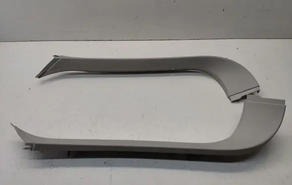 Ford Focus Tailgate trim 4M51A42907A 4M51A42906A
