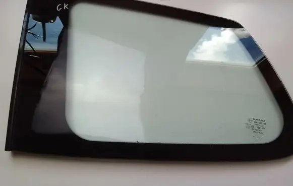 Peugeot 5008 Rear side window 9686504480