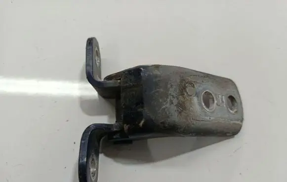 Toyota Corolla E120 E130 Front door upper hinge 