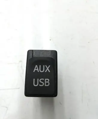 Toyota Avensis T270 AUX in-socket connector 8619002070