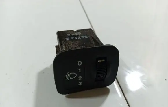 Rover 620 Headlight level height control switch